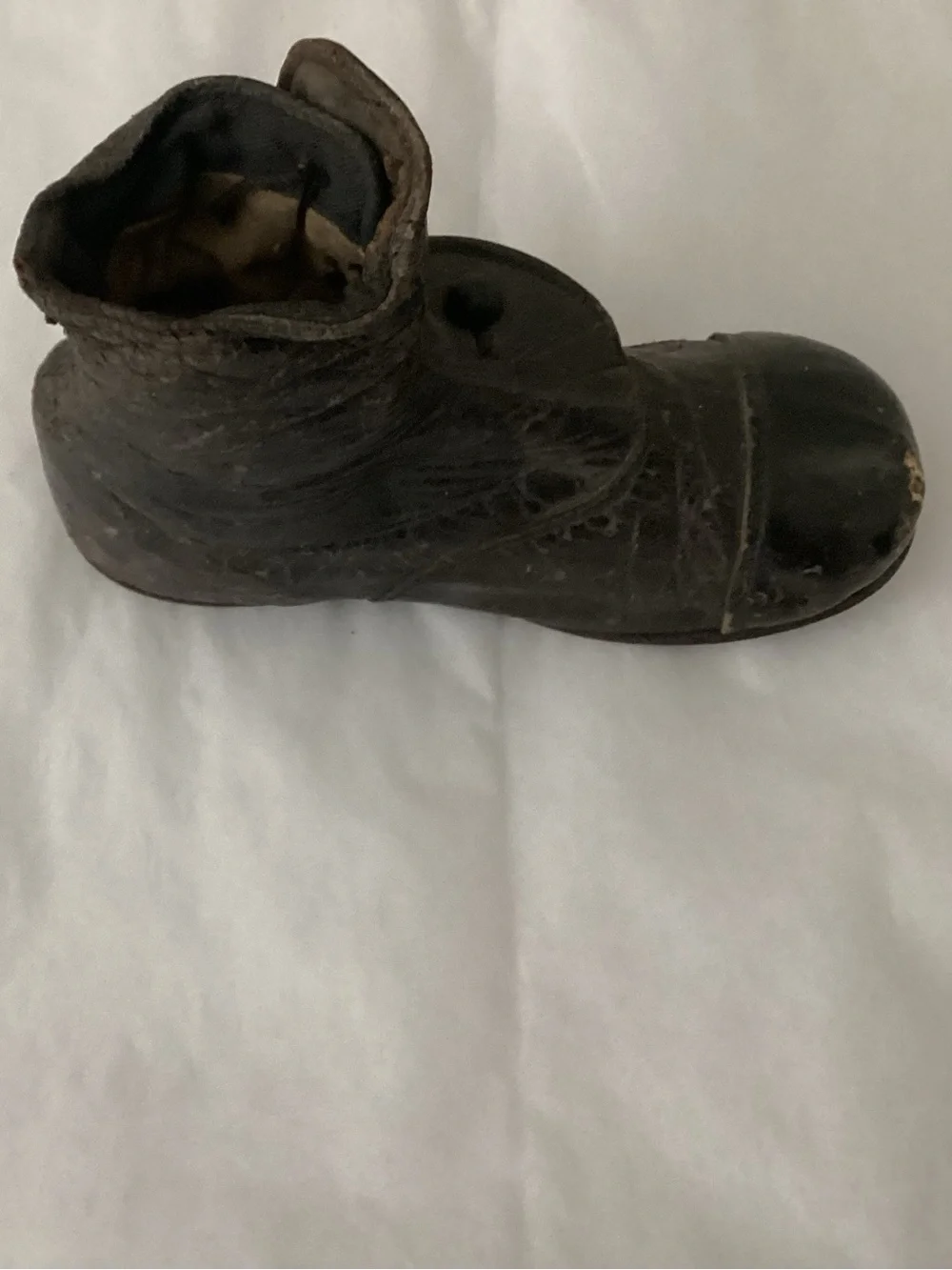 Antique black leather high-top button child shoe/boot classic footwear late 19 C